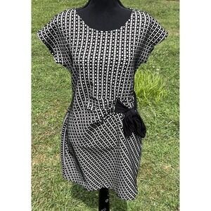 Saturday Sunday Dress Womens‎ Small Black White Geometric Bow Waist Short Sleeve